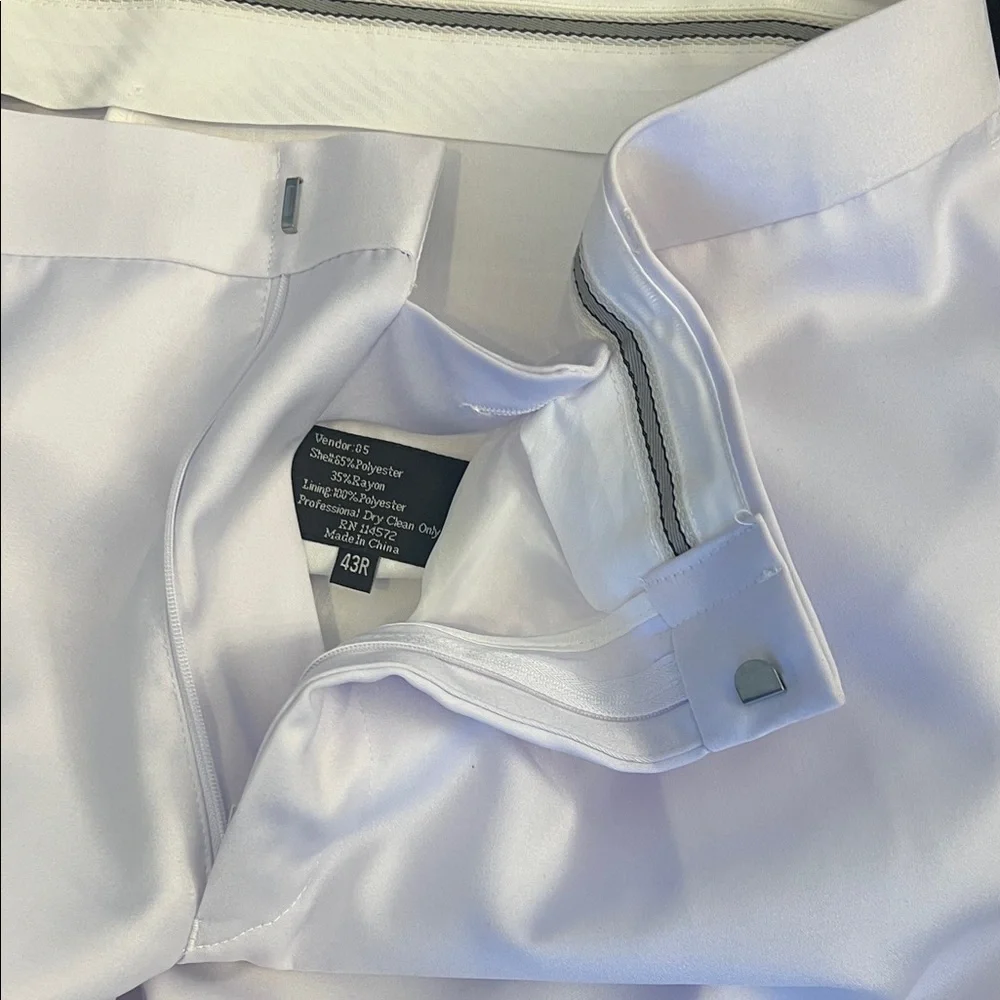 Men’s White Elegante Gentiluomo Italiana Collezione Suit Sz 43R.
